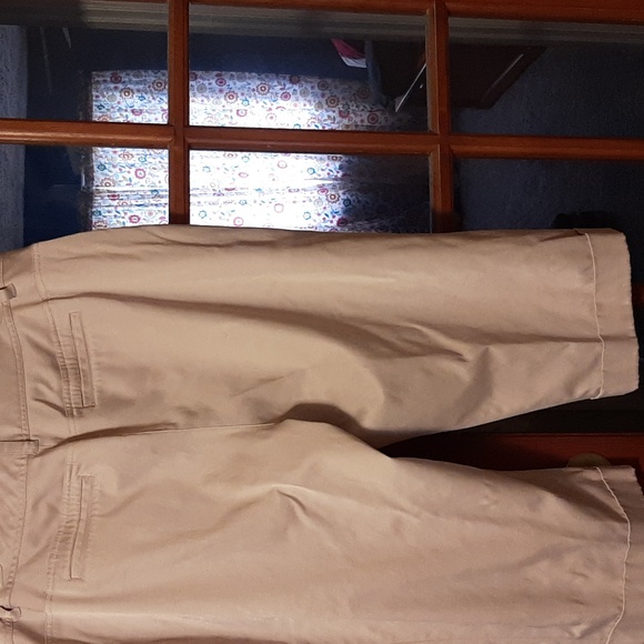 Tan capris - Picture 5 of 8